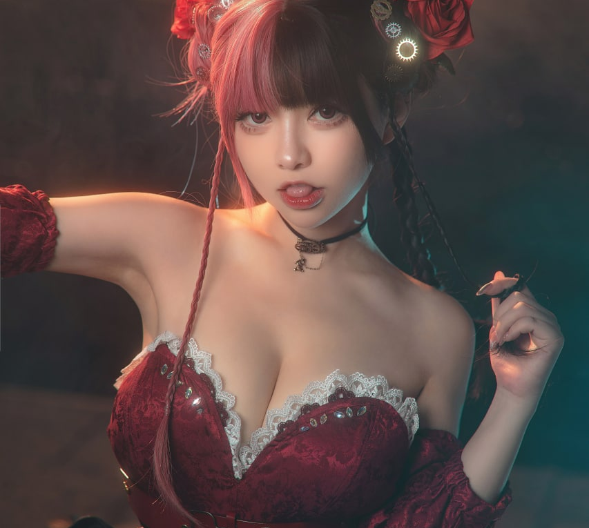 hot, curvy and voluptuous cosplay girl